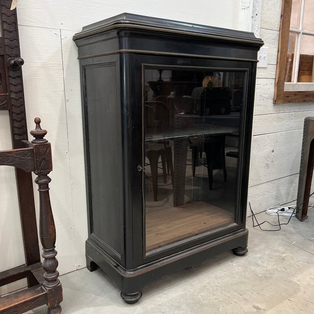 French 1870s French Cabinet With Brass Inlay For Sale - Image 3 of 12