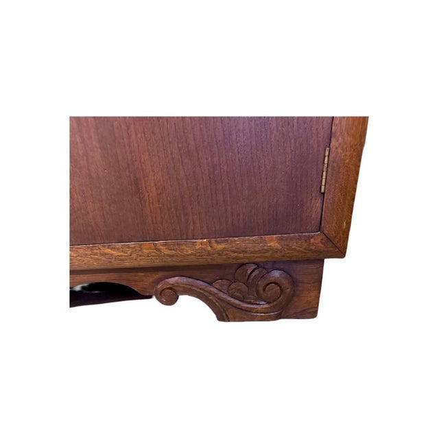 Antique c.1920's Art Deco Quarter Sawn Oak Sideboard Buffet For Sale - Image 14 of 15