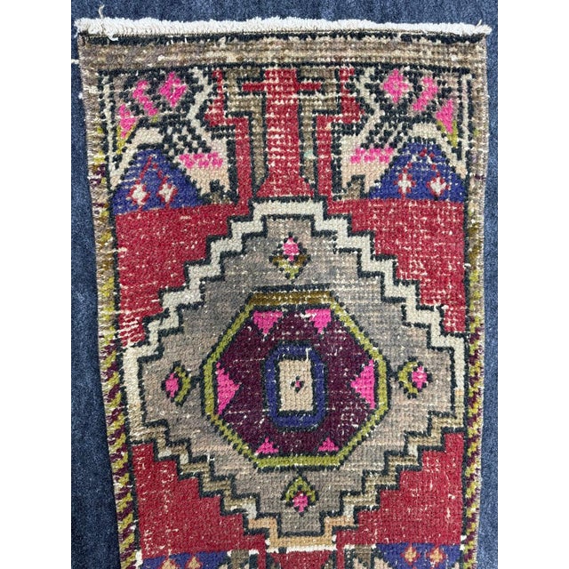 Turkish Yastik Rug 1'6" x 2'11" For Sale - Image 4 of 5