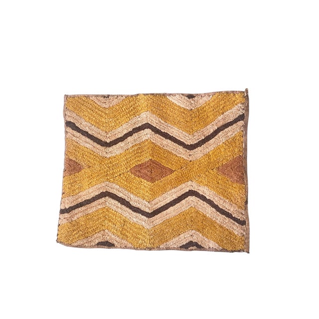 African Kuba Kasai Velvet Raffia Textile Zaire 25.75 "By 20" For Sale - Image 4 of 7