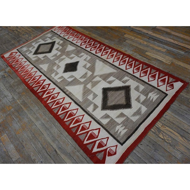 1930s White Gray Diamond Geometric Antique American Navajo Rug 4'9"x 6'9" Flatweave Wool Carpet For Sale - Image 10 of 14
