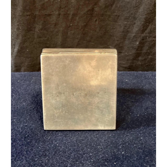 1920s 1920s Continental Silver Ladies Make Up Compact For Sale - Image 5 of 11