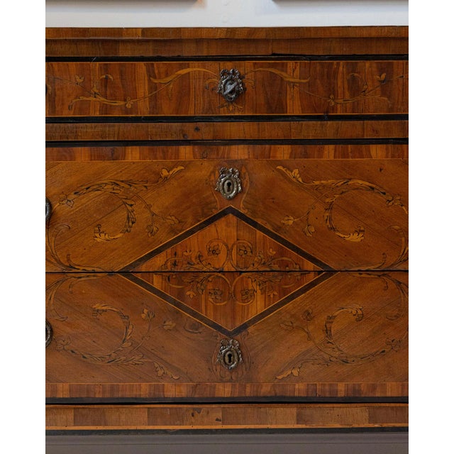 Italian Louis XVI Walnut Marquetry Chest, Late 18th Century For Sale - Image 16 of 18