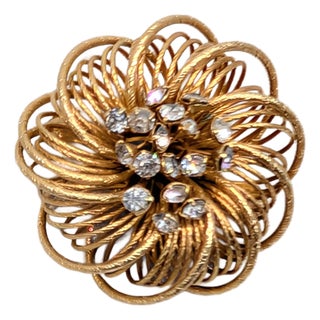 Vintage 1960s Signed Castlecliff Goldtone & Clear Rhinestone Flower Brooch For Sale