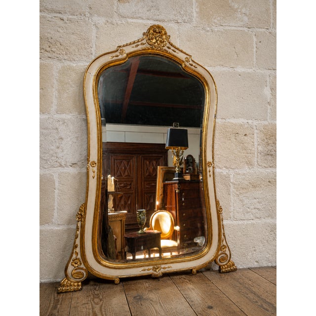 Napoleon III Louis XV Fireplace Mirror in Cream and Gold Lacquered Wood For Sale - Image 4 of 4