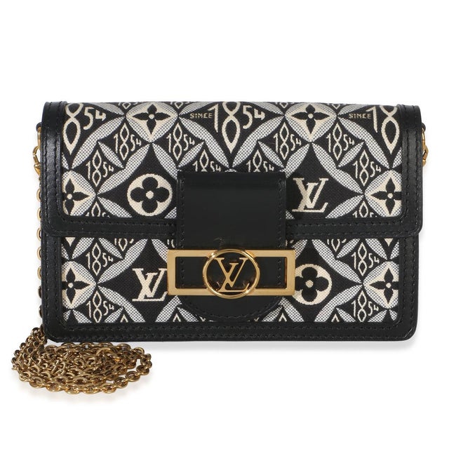 Item #: 154679 Features Interior: Five card slots Dimensions: 7.5 x 4.75 x 2 in Handbag Closure Type: Magnetic Snap Strap...