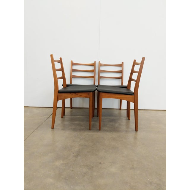 Mid-Century Modern Set of 4 Vintage Mid Century Modern Dining Chairs by Greaves & Thomas For Sale - Image 3 of 9