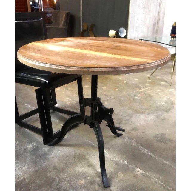 Industrial vintage design Adjustable table : Just crank it up or down; easy as 1-2-3!!!