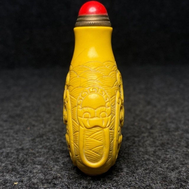 Mid 20th Century Vintage Faux Ivory Carved Snuff Bottle - Yellow Relief Design For Sale - Image 5 of 9