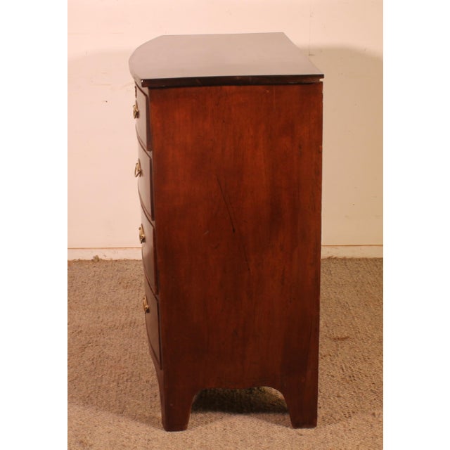 Wood Early 19th Century Mahogany Bombé Chest of Drawers For Sale - Image 7 of 12