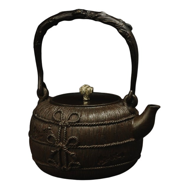 Showa Tetsubin Traditional Kettle, Japan, 20th Century, 1930s For Sale