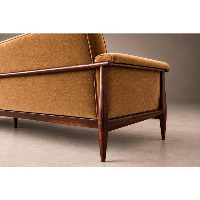 Mid-Century Modern “Canoa” Sofa in Brazilian Rosewood and Warm Camel Velvet, Liceu de Artes e Ofícios, Brazil, 1960s — Lot 856C For Sale - Image 3 of 18