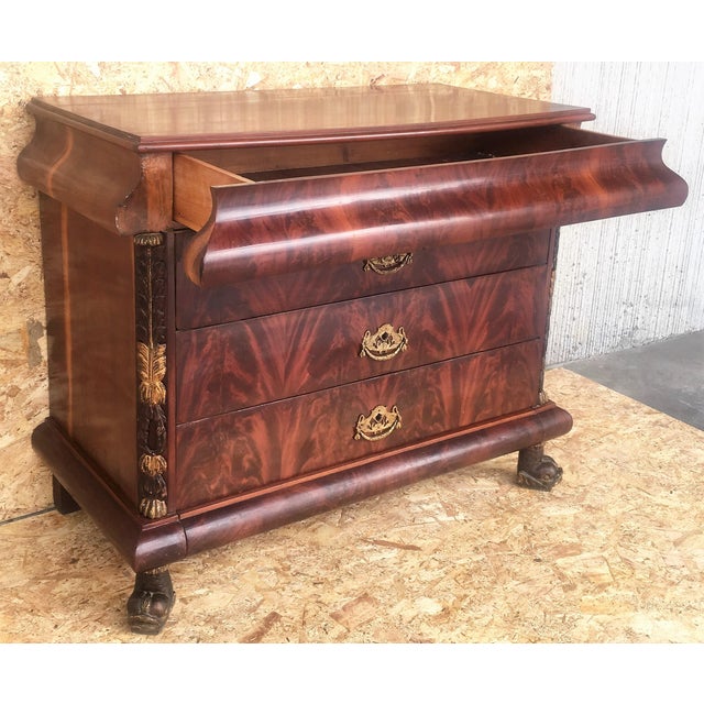 1830s French Empire Mahogany Chest With Four Drawers and Gilded Edges, Commode For Sale - Image 4 of 13