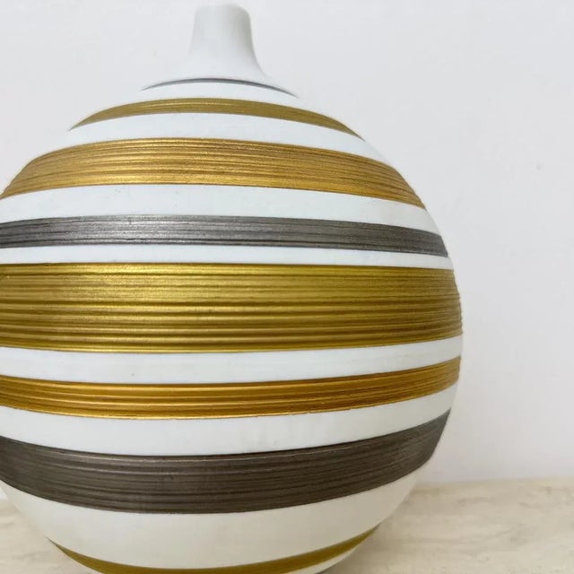 Ceramic Mid-Century Porcelain Vase from Hutschenreuther, 1970s For Sale - Image 7 of 18