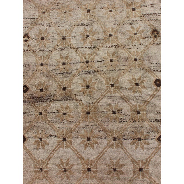 Mid 20th Century Turkish Vintage Runner With Latticework Design in Taupe, Cream and Khaki For Sale - Image 5 of 8