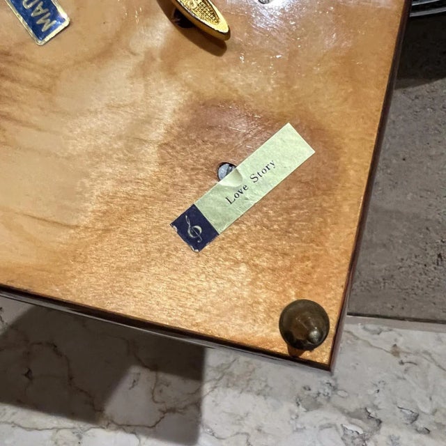 Italian Jewelry Music Footed Box Reuge Ste-Croix Love Story Hollywood Regency For Sale - Image 10 of 12