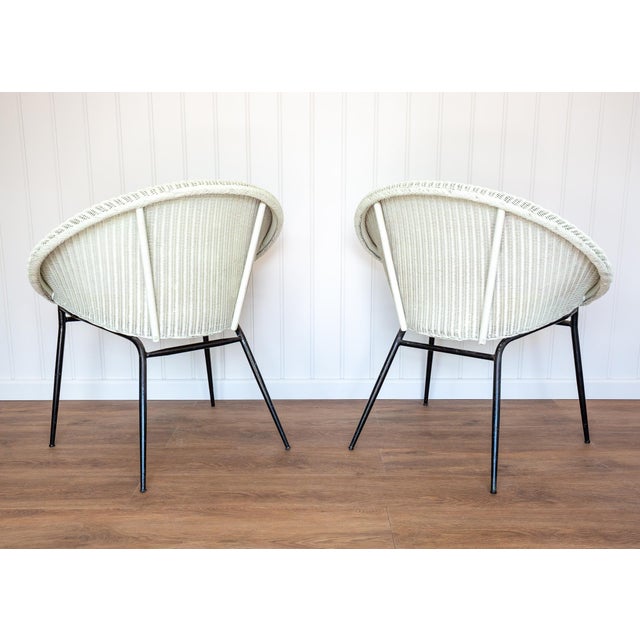 Black Mid-Century Modern Bauhaus Satellite Cocktail Lounge Chairs in Wicker and Steel by Lloyd Loom for Lusty, 1950s, Set of 2 For Sale - Image 8 of 18