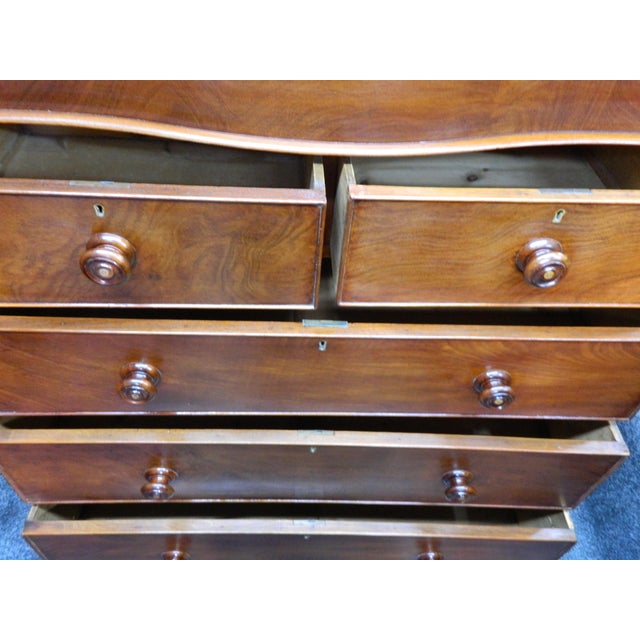 19th Century Antique 19th Century Scottish Victorian Mahogany Serpentine Chest of Drawers For Sale - Image 5 of 18