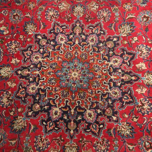 Mashhad Rug in Cotton and Wool For Sale - Image 4 of 9