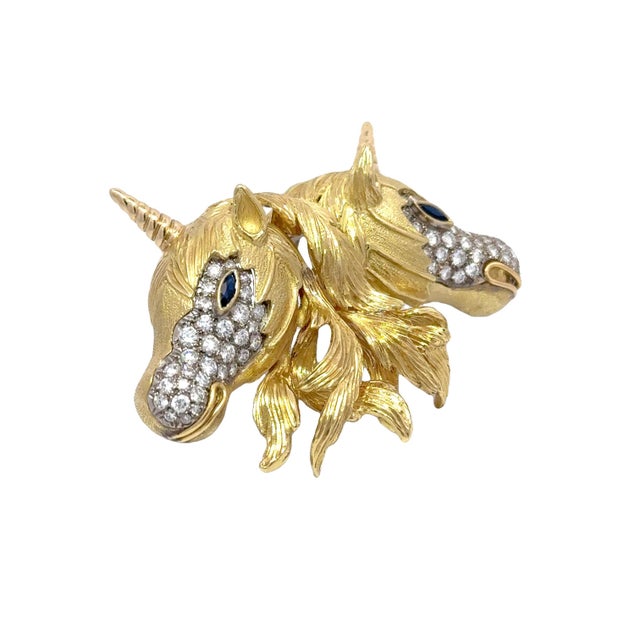 Early 21st Century Diamond Sapphire 18k Yellow Gold Double-Unicorn Pin Brooch For Sale - Image 5 of 6