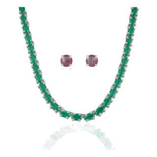 Regal 17.45 Ct Green Onyx Necklace & 1.58 Ct Round Ruby Stud Earrings Jewelry Suite 3 Pieces For Sale
