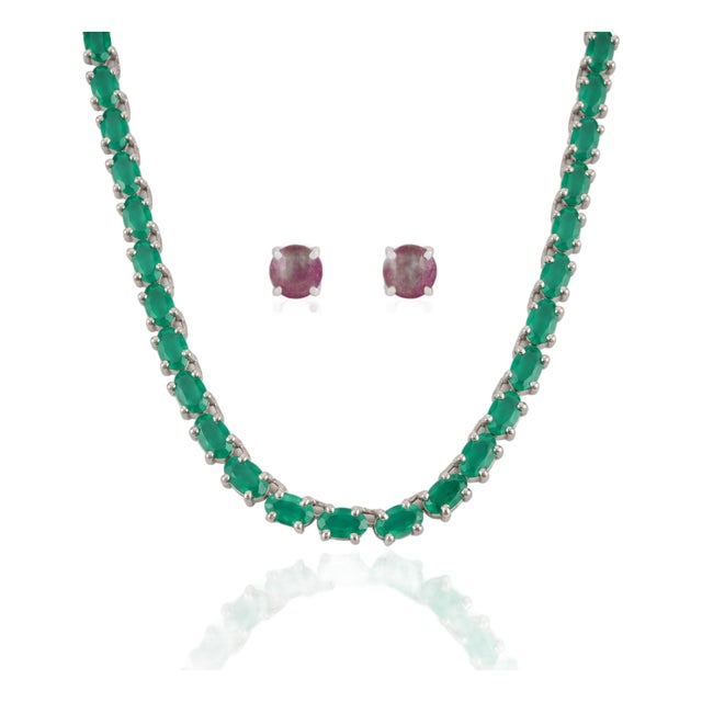 Regal 17.45 Ct Green Onyx Necklace & 1.58 Ct Round Ruby Stud Earrings Jewelry Suite 3 Pieces For Sale
