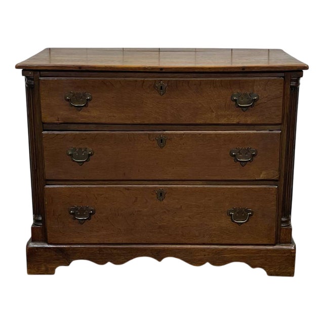Late 19th Century English Oak Chest of Drawers For Sale
