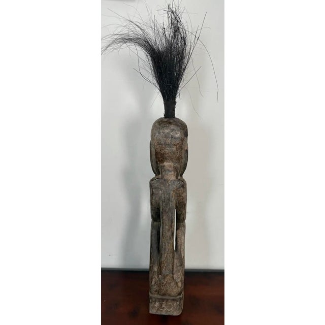 Late 20th Century Primitive Modern Sculptural Figure With Fiber Hair, African Inspired Carved Form, Brutalist Organic Decor For Sale - Image 4 of 6