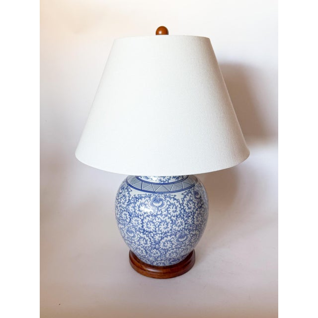 Chinoiserie Ralph Lauren Blue and White Ceramic Ginger Jar Lamp With Scrolling Vine Motif For Sale - Image 3 of 8