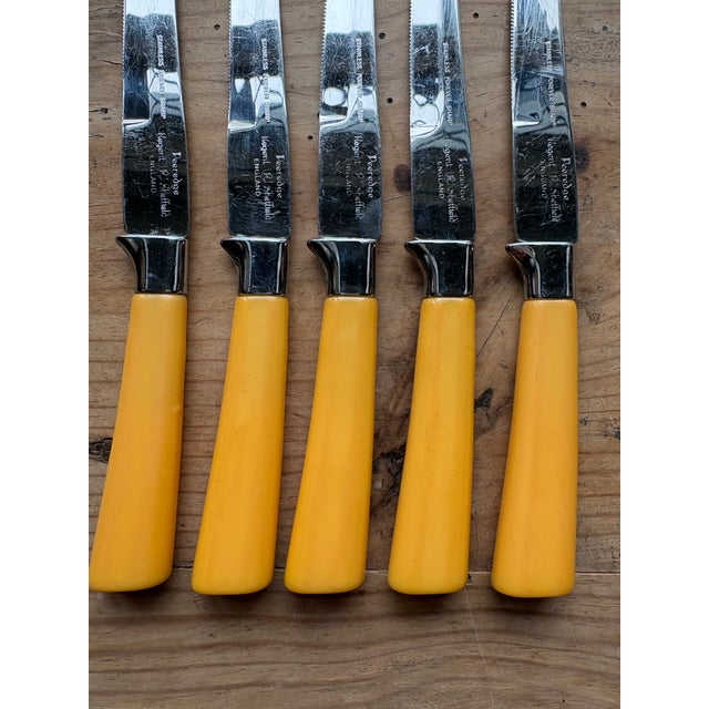 Vintage Peeredge Regent Sheffield Yellow Handle Stainless Steel Steak Knives – Set of 6 For Sale - Image 4 of 6