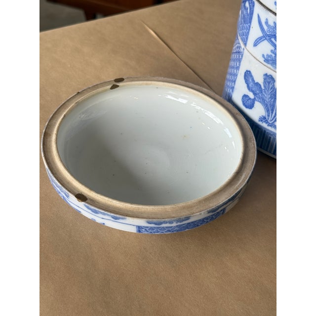 Asian Antique Blue and White Porcelain 5-Piece Stacking Box 19th Century For Sale - Image 3 of 13