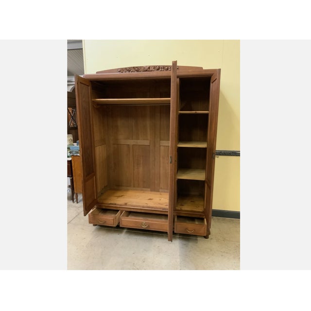 Age: circa 1910 Wood type: solid oak Condition: very good, meticulously maintained, fully restored original condition...