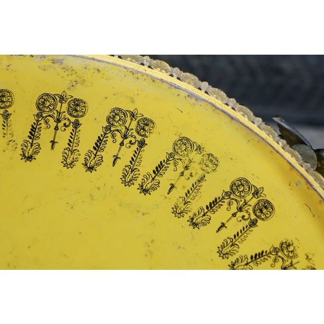 19th C French Yellow Toleware Tiered Tray Table Stand Chinoiserie Pastoral Scene For Sale - Image 10 of 18