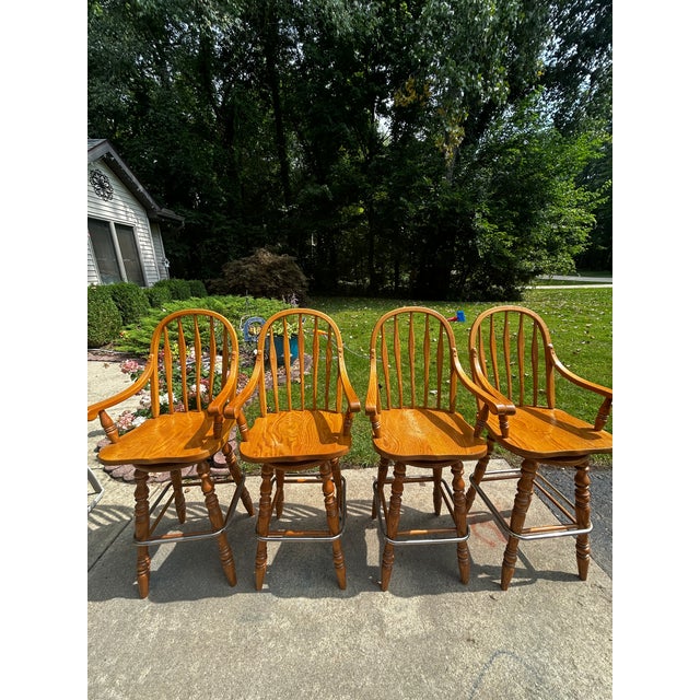 1970s Vintage 1980s Virginia House Solid Oak Windsor Swivel Bar Stools - Set of 4 For Sale - Image 5 of 14