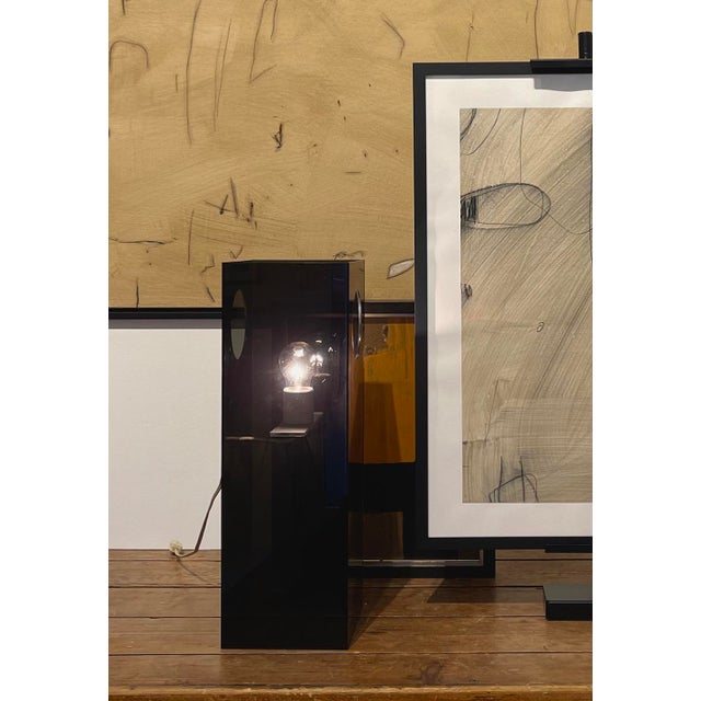 1970s Architectural Smoked Acrylic Table Lamp, Sculptural Lucite Block Lamp For Sale - Image 4 of 10