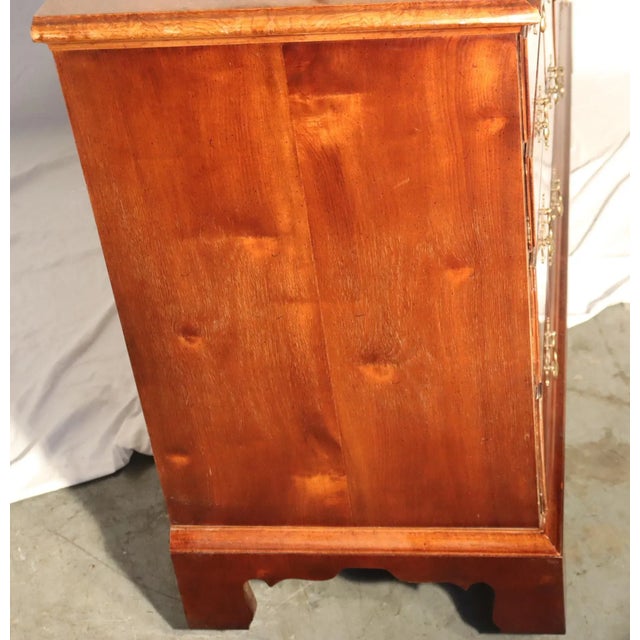 Chestnut 1970s Vintage Henredon Aston Court Banded Mahogany Dresser For Sale - Image 8 of 12