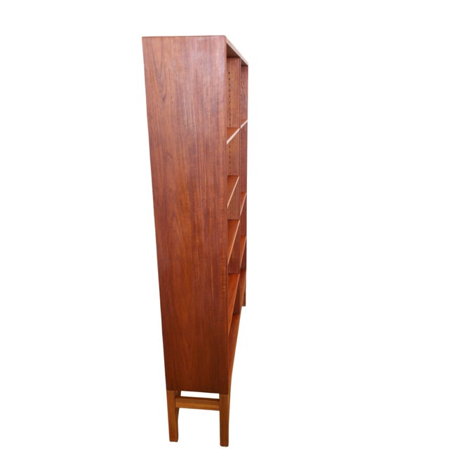 Classic and very stylish bookcase in teak, designed by the legendary Danish designer Børge Mogensen for FDB Møbler. The...