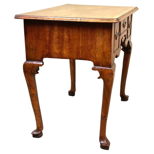 Early 18th Century Georgian Walnut Lowboy, 1730 For Sale - Image 9 of 16