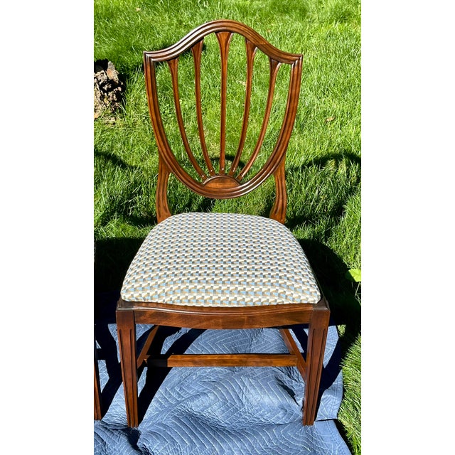 1970s Ethan Allen Mahogany Hepplewhite Shield Back Dining Chairs in Knoll Fabric - Set of 6 For Sale - Image 6 of 18