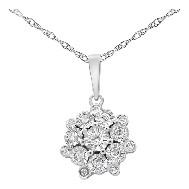 .925 Sterling Silver 1/4 cttw Diamond Floral Cluster Pendant Necklace For Sale