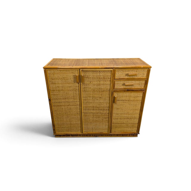 This multifunctional piece of bamboo and wicker furniture combines the freshness of tropical and boho-chic style with...