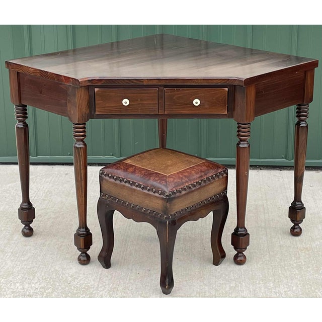 Vintage 1988 Ethan Allen Rustic Pine Corner Desk w/Footstool Beautiful condition. 35 x 35 back corner to front of desk is...