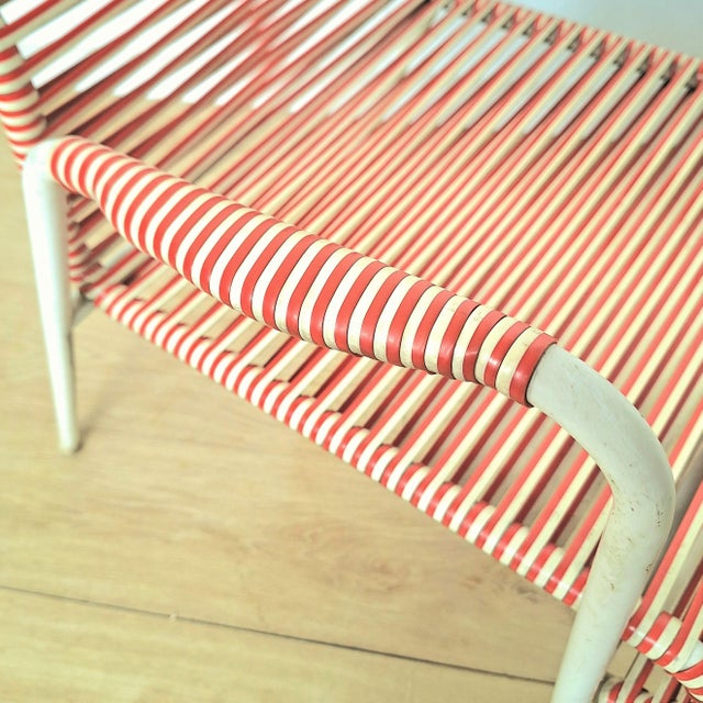 Vintage Red Spaghetti Armchair, 1970s, in Very Good conditions. Designed 1970 to 1979