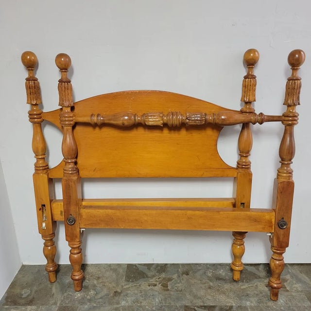 Brown Early American Colonial Style Maple Cannonball Twin Beds With Blanket Rail - a Pair For Sale - Image 8 of 11