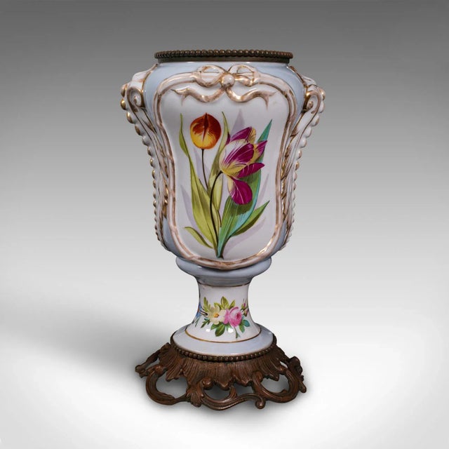 Late 19th Century 1900s Antique Victorian French Ceramic Mantlepiece Vase For Sale - Image 5 of 13