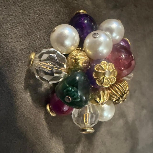 Metal 1980s Costume Jewelry Glass, Beads and Faux Pearls Italian Clip-on Earrings For Sale - Image 7 of 11