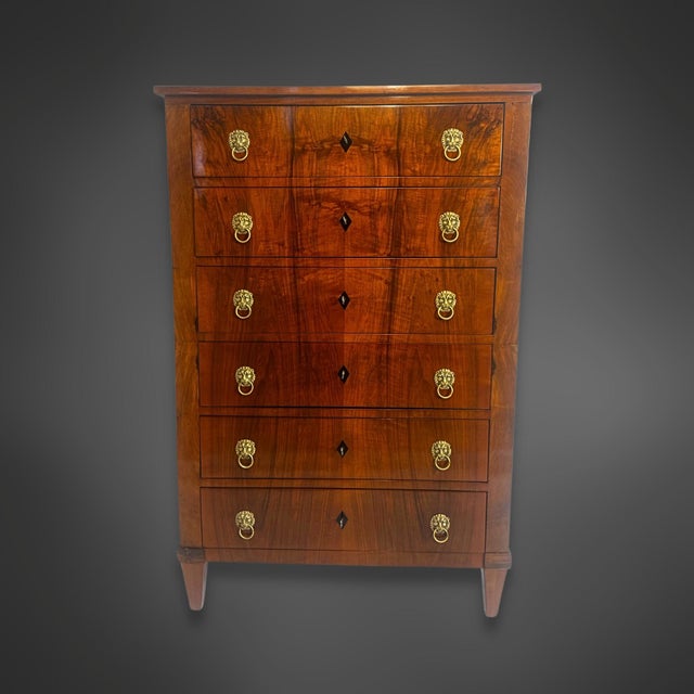 Biedermeier Chest of Drawers in Walnut, 1830 For Sale - Image 4 of 11