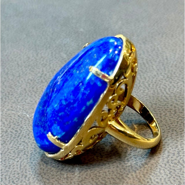 Huge 63 Ct Natural Cabochon Lapis Lazuli Ring in 14 Kt Yellow Gold, Estate For Sale In New York - Image 6 of 18