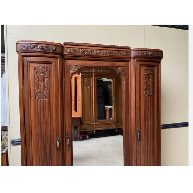 Vintage Art Deco Wardrobe in Walnut, 1930 For Sale - Image 3 of 10