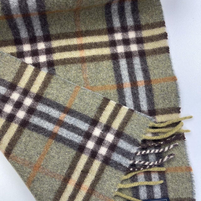Textile Late 20th Century Burberry Green Plaid 100% Wool Scarf For Sale - Image 7 of 8